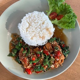 กระเพราไก่กรอบ