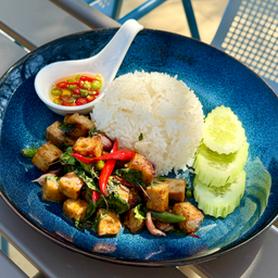 ข้าวราดกระเพราหมูยอ