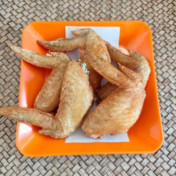 ปีกไก่ทอดน้ำปลา