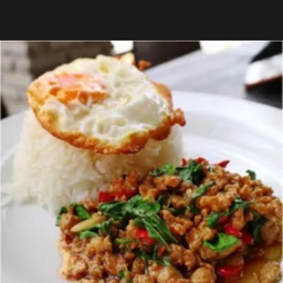 [อร่อยซ่ากับโค้ก] ข้าวกระเพราไก่ +  โค้ก ไม่มีน้ำตาล (ขวด) 