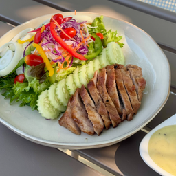 สลัดหมูย่าง