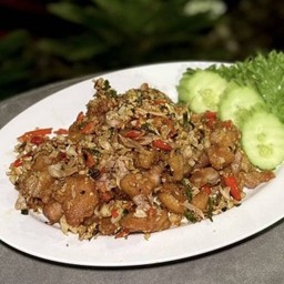สามชั้นคั่วพริกเกลือ (กับข้าว)