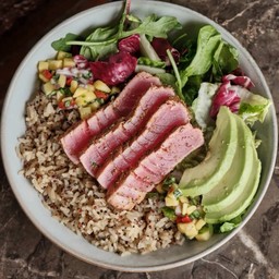 Quinoa Seared Tuna Bowl