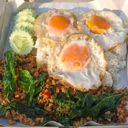 กะเพราถาดไซส์ยักษ์ XXL !! (เหมาะสำหรับ3-5 คน)