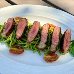 สปาเก็ตตี้ซอสเพสโต้