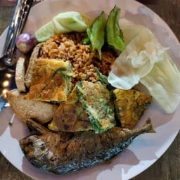 ข้าวคลุกน้ำพริก