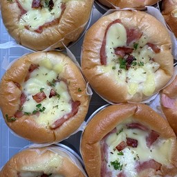 ขนมปังเบคอนชีส