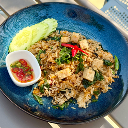 ข้าวผัดหมูยอพริกขี้หนูกะเพรา