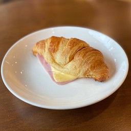 ครัวซองแฮมชีส