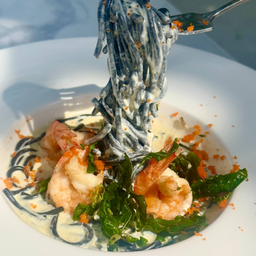 สปาเก็ตตี้เส้นดำซอสครีมกุ้ง