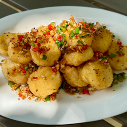 เต้าหู้ไข่ผัดพริกเกลือ