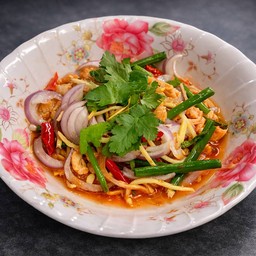ยํากุ้งแห้ง