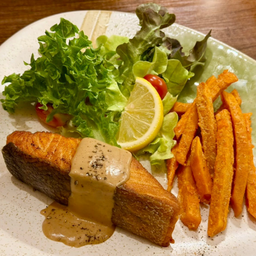 สเต็กปลาแซลมอนบราวน์ซอส