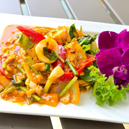 ปลาหมึกผัดไข่เค็ม