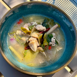 ต้มผู้กอง