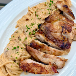 สปาเก็ตตี้ไก่ย่างหนังกรอบครีมซอส