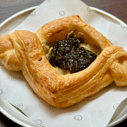 ครัวซองต์ทรัฟเฟิลกับเห็ด