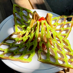 วาฟเฟิลใบเตยกับไอศกรีม