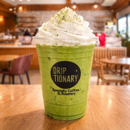 พรีเมี่ยมมัทฉะใส่นมปั่น พร้อมวิปครีม