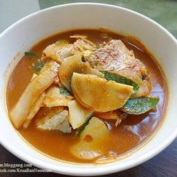 แกงส้มเนื้อปลาสดหน่อไม้ดอง