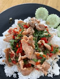 กระเพราหมูชิ้น