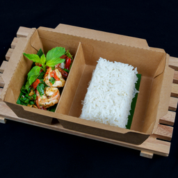 ข้าวกะเพรากุ้ง