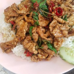 ข้าวกระเพราหมูตุ๋น