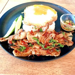 สามเซียน ข้าวมันไก่ หมูกรอบ หมูแดง สาขาบางหัวเสือ