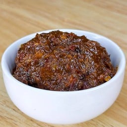 หมูทอด อะพาร์ตเมนต์ | Apartment "Moo Tod"