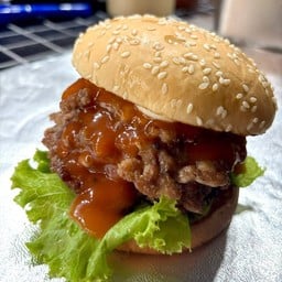 Baby burger Baby burgerสาขาตรงข้ามปั้ม ปตท กระทิงแดง