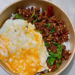 ข้าวกะเพราหมูสับไข่ขยี้(ขายดี)
