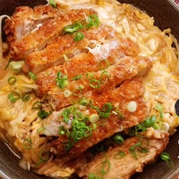 คัตสึด้ง ไก่ (โปรตีน 31g)