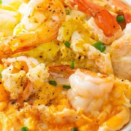 ไข่เจียวกุ้งราดข้าว