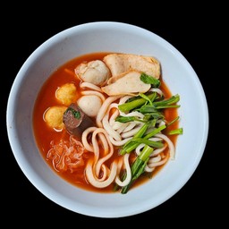 เส้นปลาเย็นตาโฟ