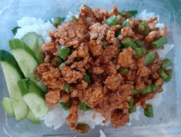 พริกแกงหมูสับ