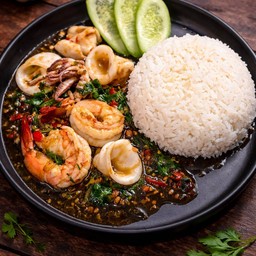 กะเพราทะเล ราดข้าว