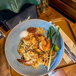 ผัดไทยกุ้งสดโบราณเส้นจันท์เล็ก HH