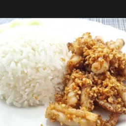 ข้าวปลาหมึกกระเทียม