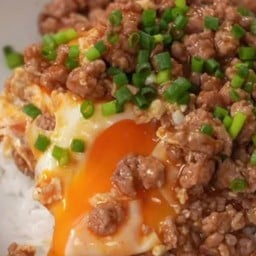 มดดำตามสั่ง  รับของที่ร้านโกปี๊เดอภูเก็ตได้เลย(ใช้ Kopi's cloud kitchen)