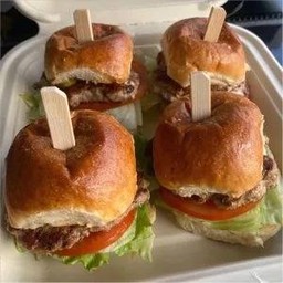Four sliders (เบอร์เกอร์จิ๋ว 4 ชิ้น)