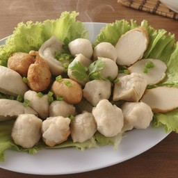 ลูกชิ้นปลารวมลูกชิ้นแคะลวกจิ้ม