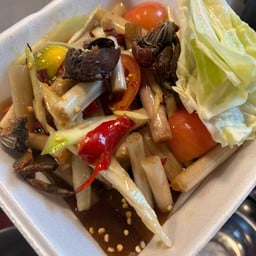 ตำหยังกะแซบ ตลากนกฮูก เลี่ยงเมืองนนท์