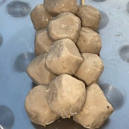 ข้าวเหนียวหมูปิ้ง ปลาหมึกย่าง