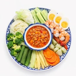 ชุดน้ำพริกมันปู เสิร์ฟพร้อมไข่ต้ม 2 ฟอง