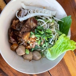 ก๋วยเตี๋ยวเนื้อ ส.ภูสิงห์