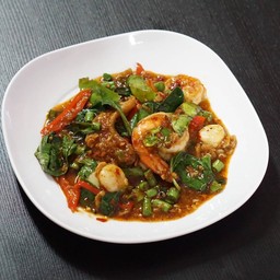 ผัดน้ำพริกแซลมอน