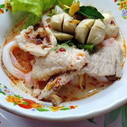 ก๋วยเตี๋ยวต้มยำหมูน้ำข้น