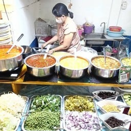 ขนมจีน แกงเขียวหวาน..ไก่