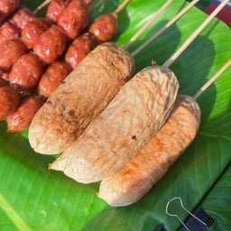 แหนมย่างดอนเมือง สามใบเถาว์(สายกลาง)