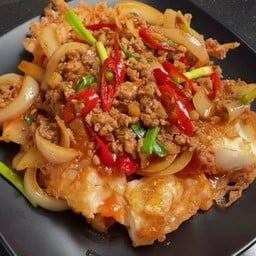 ข้าวหน้าไข่ดาวหมูสับพริกเผา (ไข่2ฟอง ไม่แยกไข่และหมูต่างหากค่ะ)